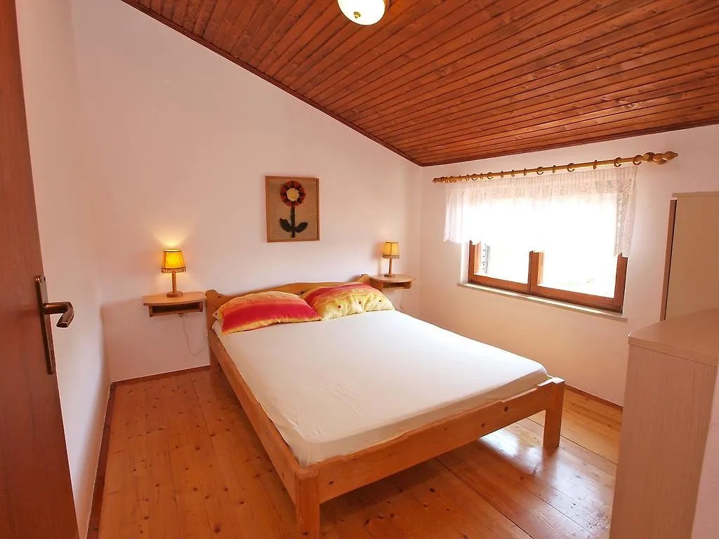 Apartment Vrcevan 895 Medulin